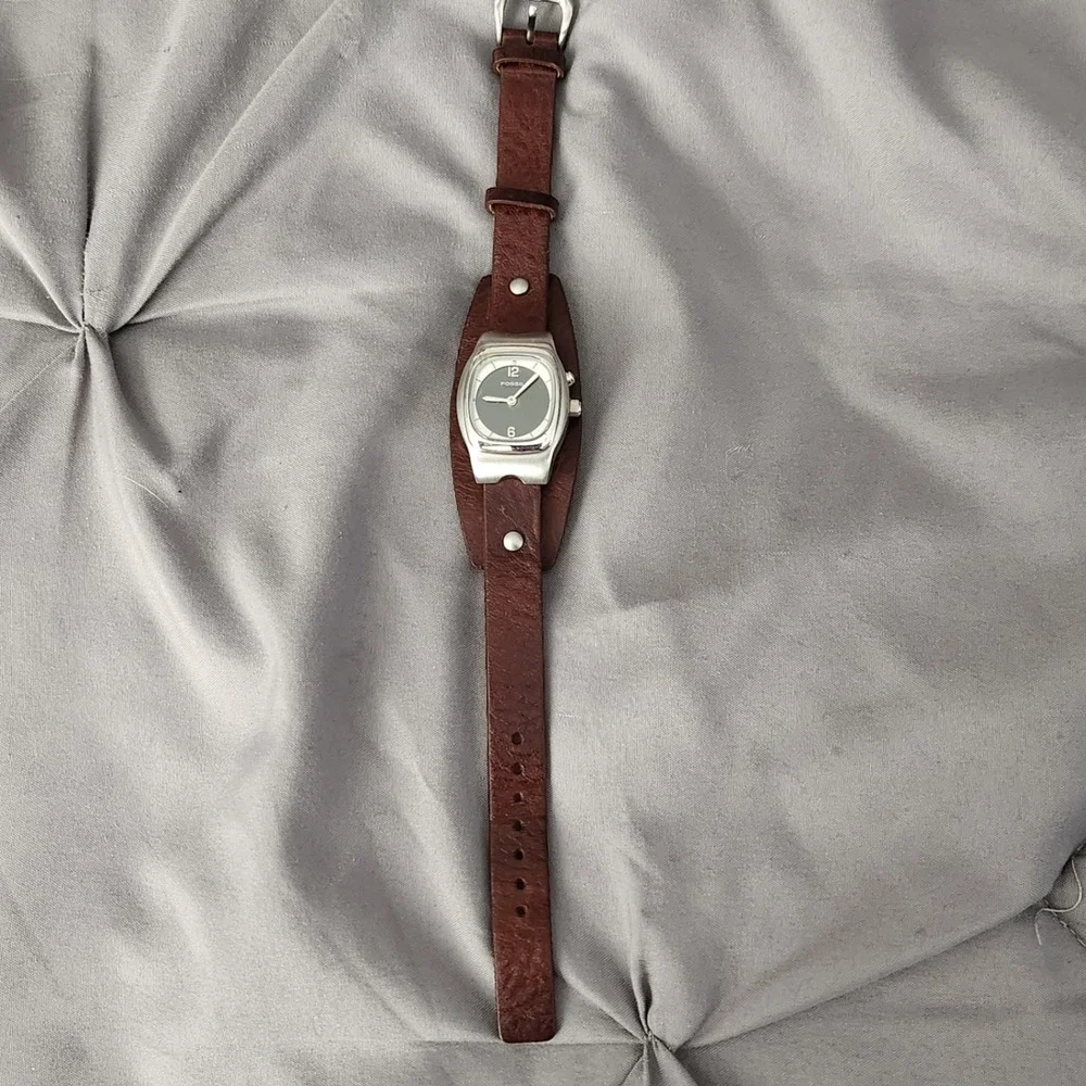 Fossil Womens Cuff Watch Brown Leather Band Silver Tone Case Grey Dial Studded
